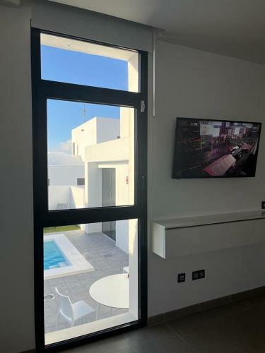 Villa Blanca, Designer Villa With Pool In Teguise