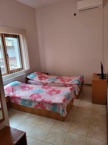 Hostal ????????