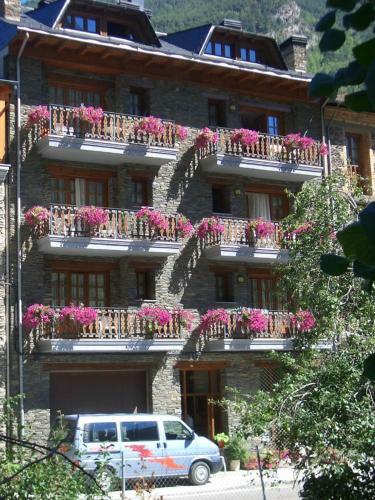 Apartaments Monta�a