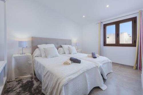 Sa Placeta New Reformed Large Town House With Pool