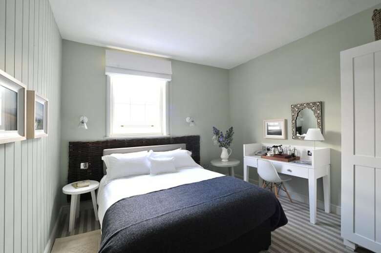 The Crown Hotel