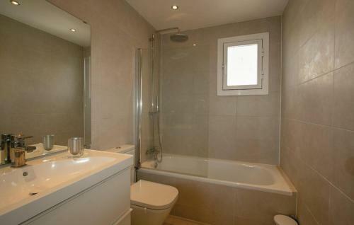 Gorgeous And Uniq 4-bed Villa In Gran Alacant