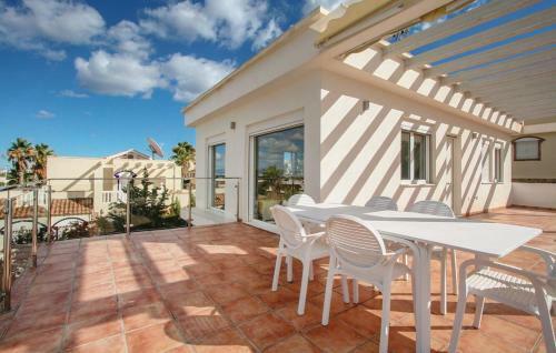 Gorgeous And Uniq 4-bed Villa In Gran Alacant