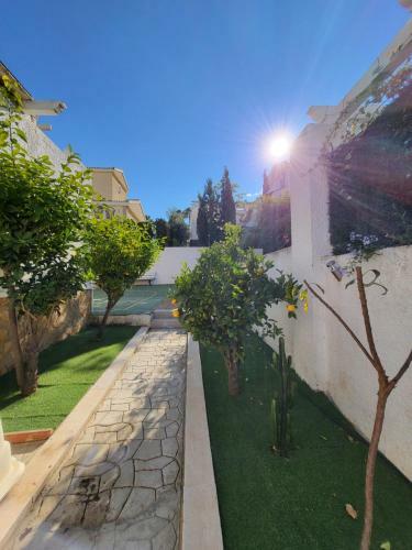 Gorgeous And Uniq 4-bed Villa In Gran Alacant