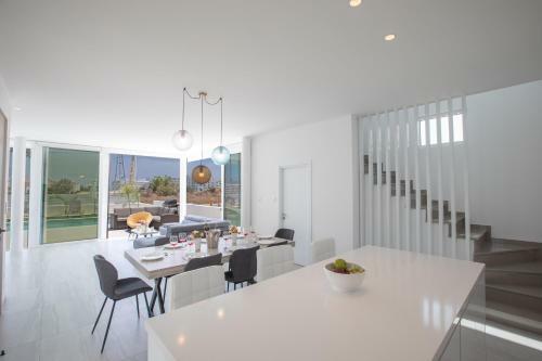 Relax At Your Brand-new Seaview Villa, Protaras-centre And Beachside