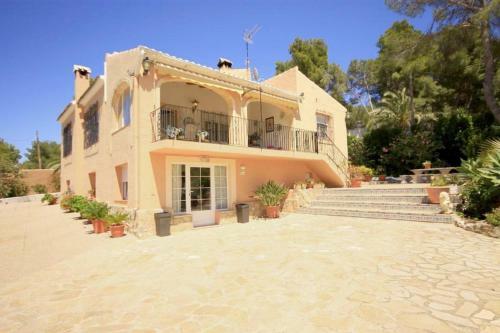 Villa- Romero