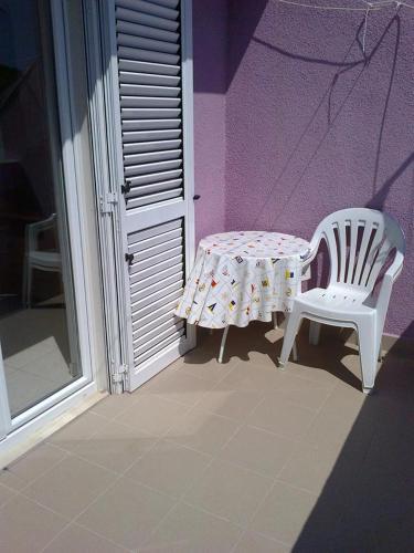 Apartments By The Sea Vinisce, Trogir - 17210