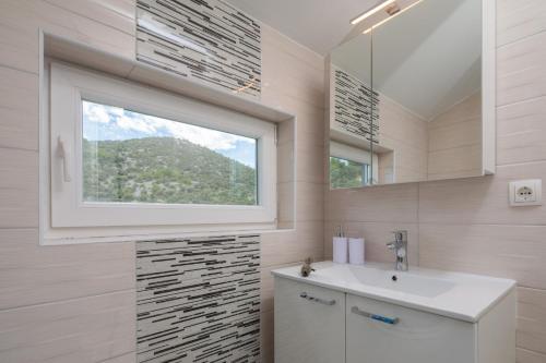 Apartamento A8 - Modern Apt With Terrace 3 Min Walk To Beach