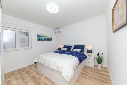 Apartment Astrid 5 M From Beach