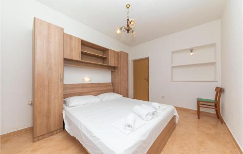Stunning Apartment In Vinisce With 2 Bedrooms