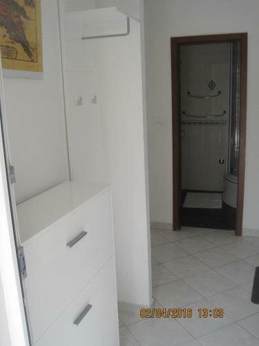 Apartments By The Sea Vinisce, Trogir - 19014