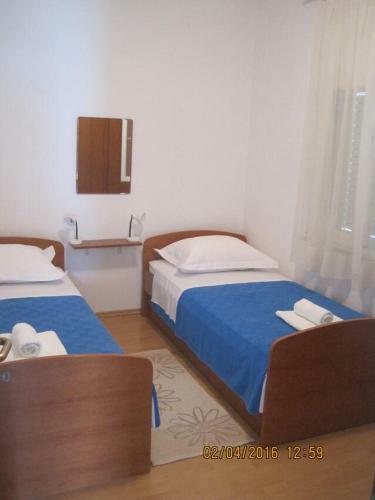 Apartments By The Sea Vinisce, Trogir - 19014