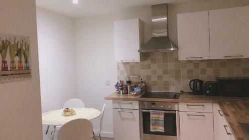 Flat 8,fraser House Apartment *3 Bedrooms *