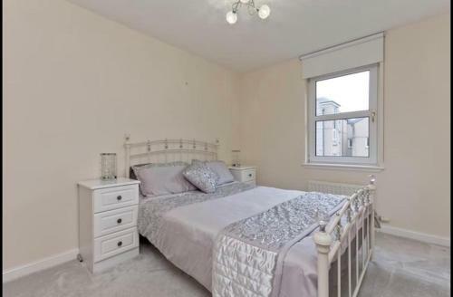 Apartamento Spacious 2bed Flat W/private Parking