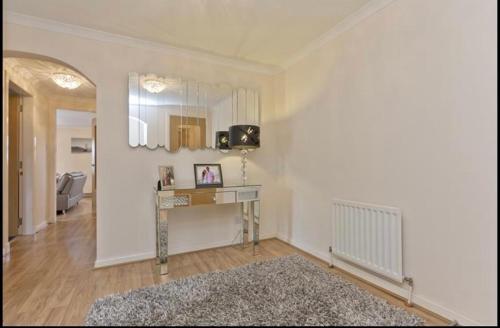 Apartamento Spacious 2bed Flat W/private Parking
