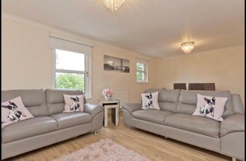 Apartamento Spacious 2bed Flat W/private Parking