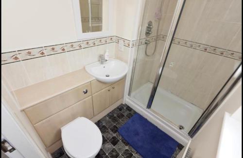 Apartamento Spacious 2bed Flat W/private Parking