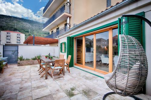 Stone Villa Lemon With Pool In Vis