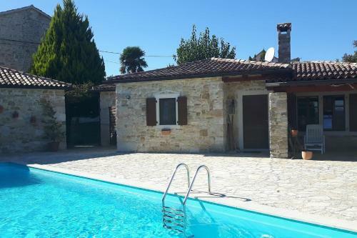 House Lunja
