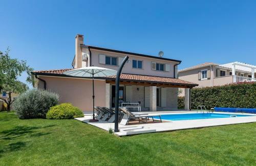Villa Vor Ort