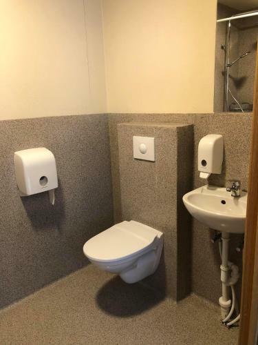 Hostal �verhamar Hostel