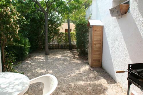 Maisonnette, Terrasse, Barbecue Mer � Calafat. Locamar B1