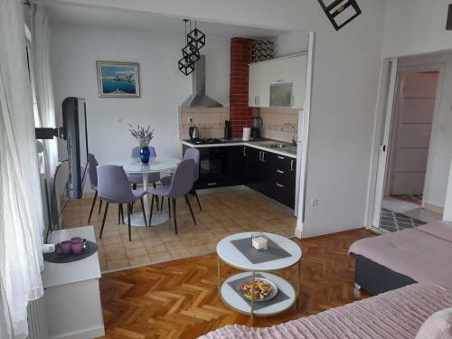 Mika Apartmani