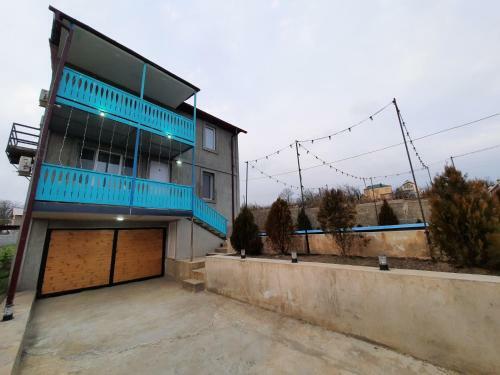 House Bn