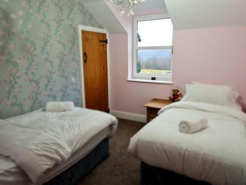 Farm Stay 3 Bedroom Barn Conversion With Log Burner