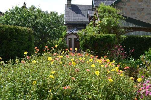 Copperbroc -whisky House In The Scottish Highlands