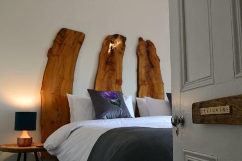 Copperbroc -whisky House In The Scottish Highlands