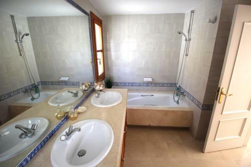 Villa Loma Del Rey 56 - Casa Primera Linea de Mar
