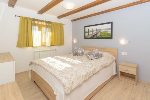 Spacious Holiday Home Guran