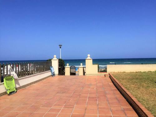 Renovated Apartment In A Beachfront Complex