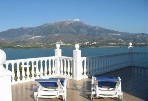 Villa Iris Stunning Views Heated Pool