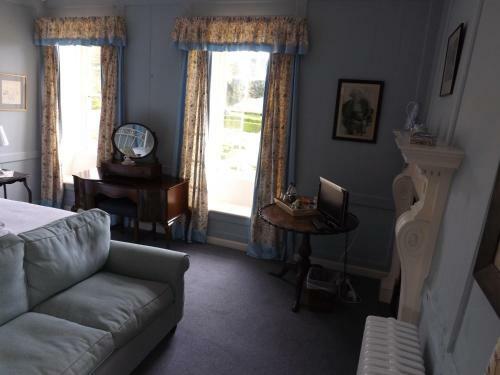 Hostal Trereife House