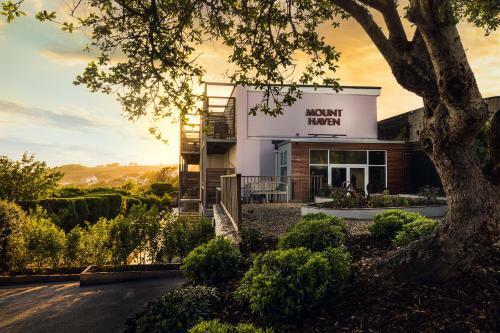 Mount Haven Hotel