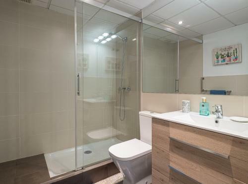 Very Well Located Apartment 500m From The Beach & Golf!