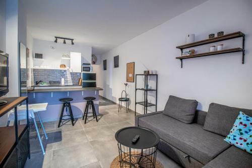 Cool Sunny Apartments