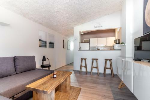 Cool Sunny Apartments