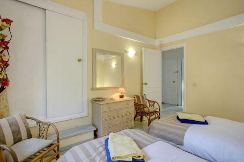 Calahonda 2 Bedroom House With Air Con