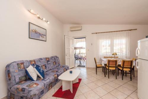 Apartments By The Sea Vir - 18516