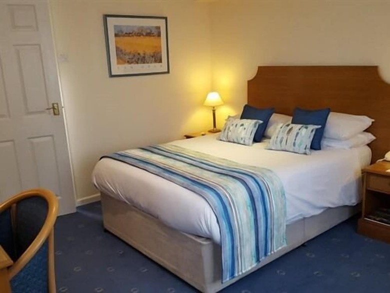 Apple Tree Hotel