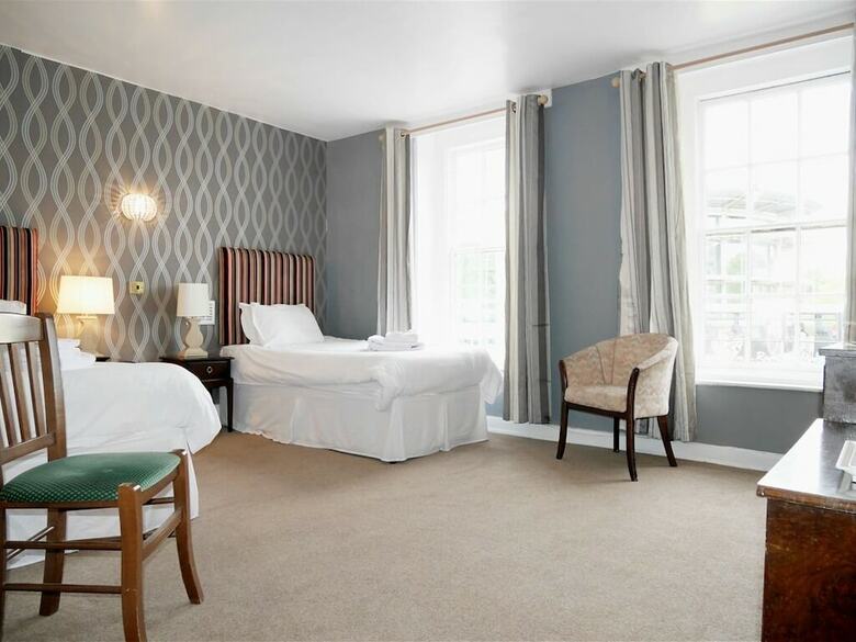 Lansdowne Strand Hotel