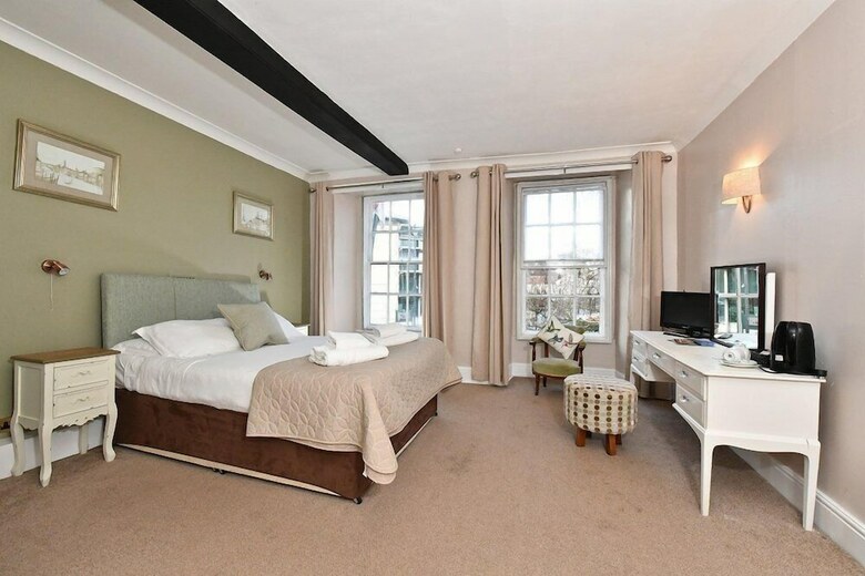 Lansdowne Strand Hotel