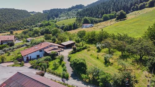 Garai Etxea, Casa Adosada En La Monta�a