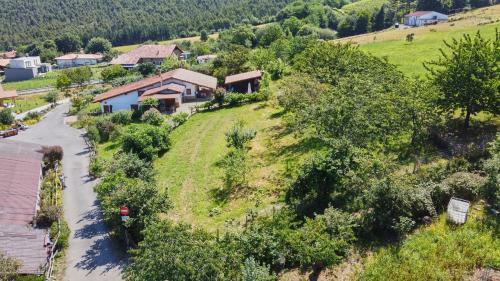 Garai Etxea, Casa Adosada En La Monta�a