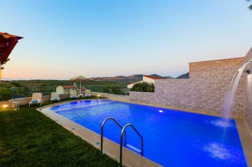 Kampos Villa Iii, Pure Elegance!