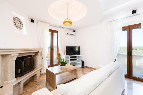 Kampos Villa Iii, Pure Elegance!