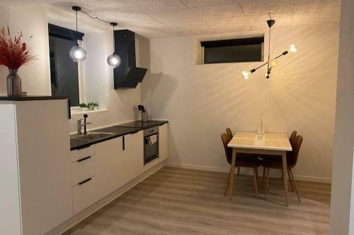 Apartamento Ny Istandsat K�lder Lejlighed